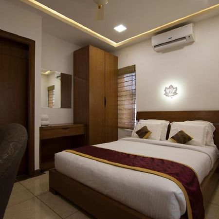 Crystal Inn Chikmagalur Bagian luar foto