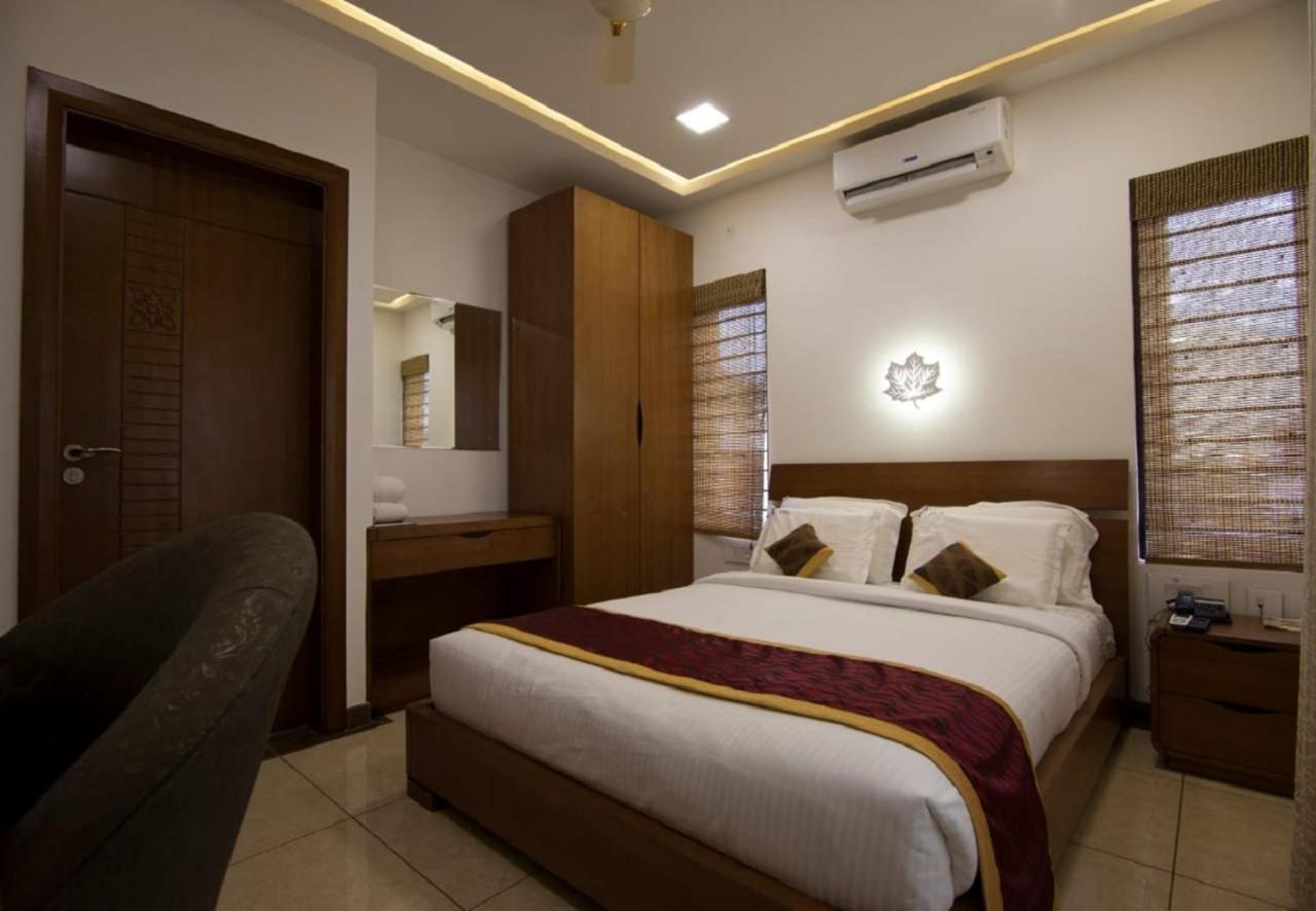 Crystal Inn Chikmagalur Bagian luar foto